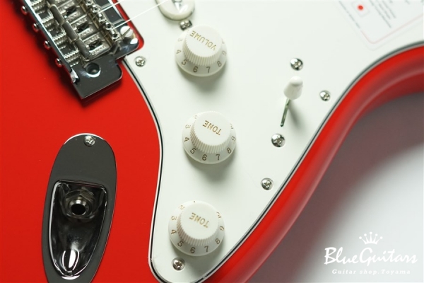 Made in Japan Hybrid II Stratocaster - Modena Red